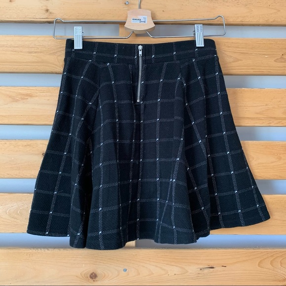Plaid mini skirt - Picture 2 of 3